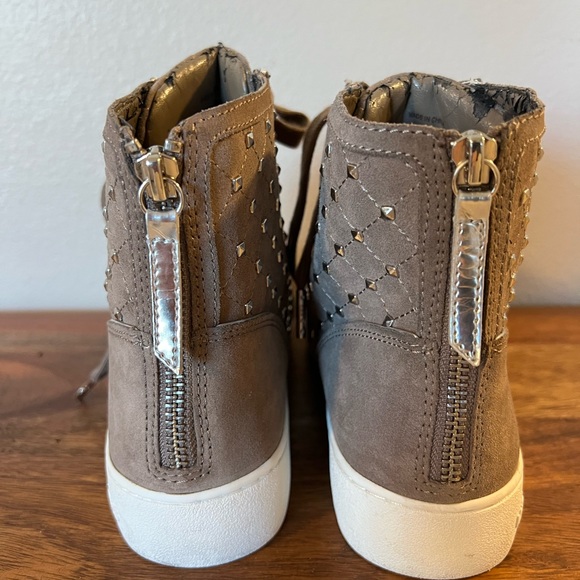 Michael Kors Suede Studded High Top 7 1/2 - Picture 4 of 8